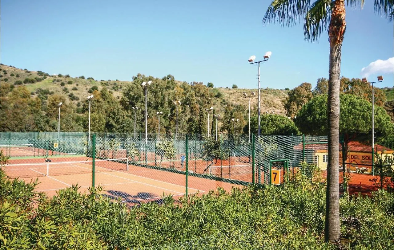2 Bedroom Amazing Apartment In Calahonda Sitio de Calahonda 0*,
